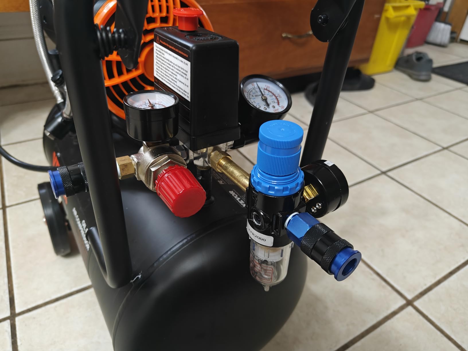 VEVOR 6.3 Gallon Air Compressor, 2 HP 3.35 CFM@90PSI Air Compressors with Max. 116PSI Pressure, Oil Free Compressor Tank customer photo 1