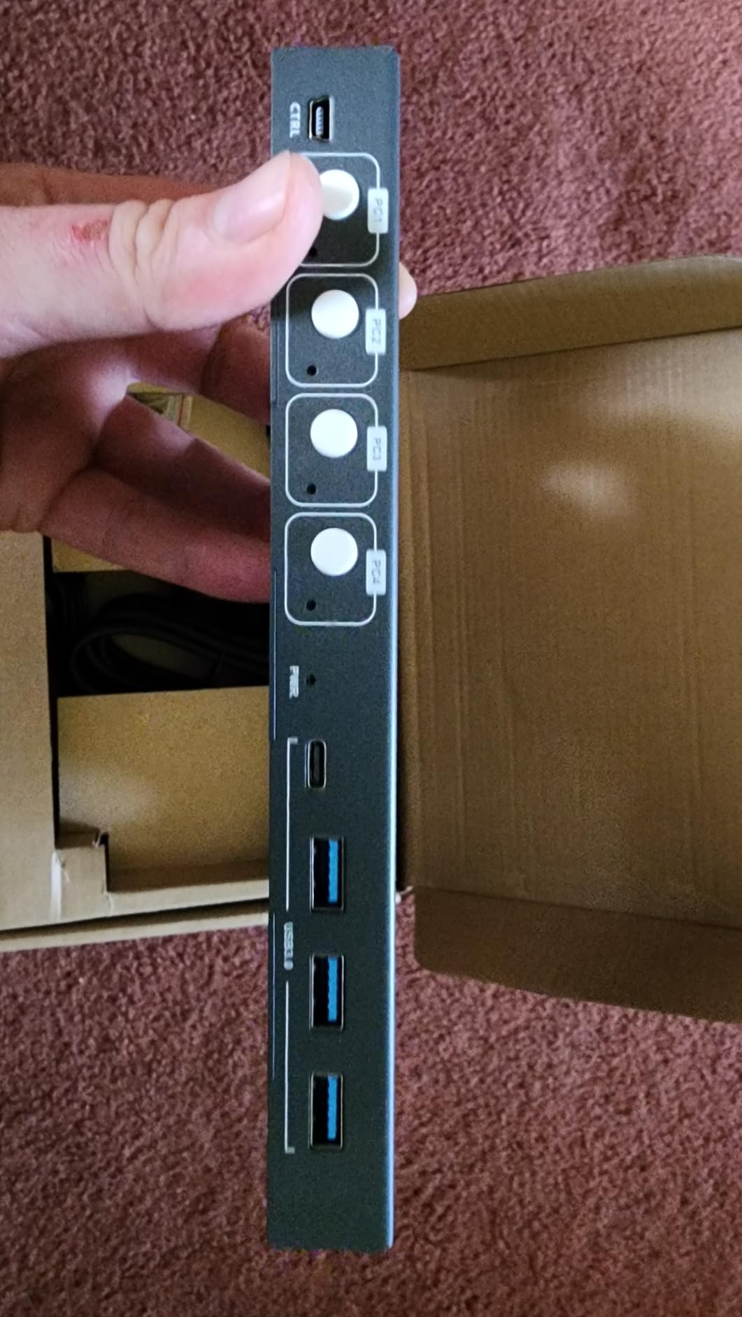 USB3.0 KVM Switch HDMI 4K@60Hz for 4 Computers Share 1 Monitor, KVM Switch 4 Port with 3 USB 3.0 Ports Share Keyboard Mouse, Support Button Switch, Plug and Play customer photo 1