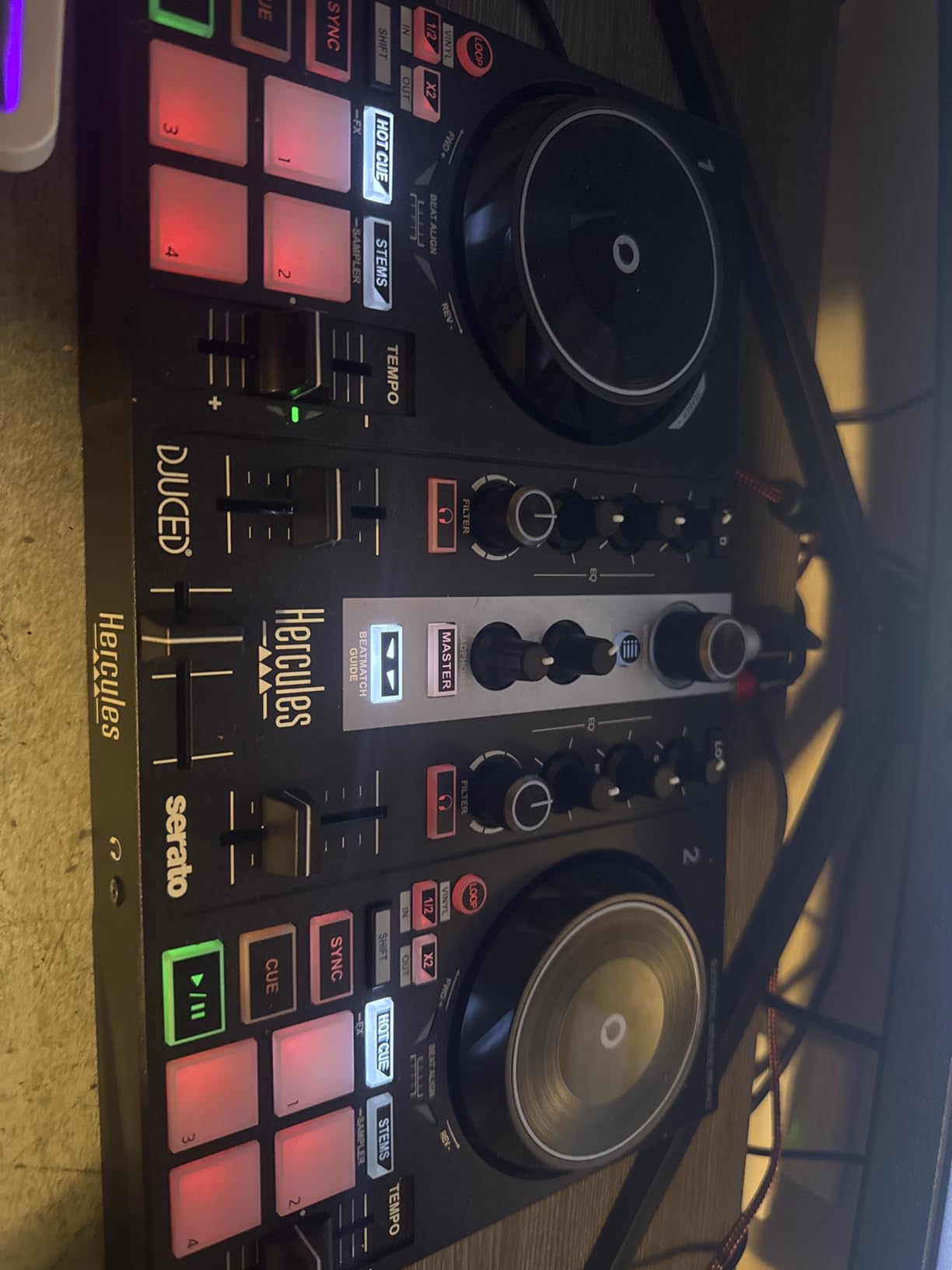 Hercules DJControl Inpulse 200 MK2 - Ideal DJ Controller for Learning to Mix - Software and Tutorials Included, Black customer photo 1