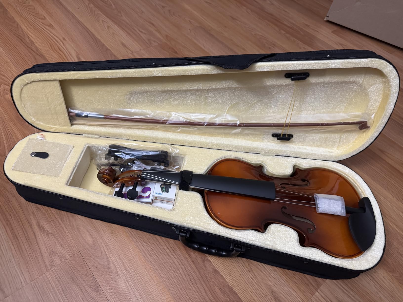 Crafteem Handcrafted Premium Violin Outfit for Kids Beginner, Student, and Adults - Perfect Your Sound and Unlock Your Musical Potential with Confidence. (Matte Antique, 4/4 Full) customer photo 2