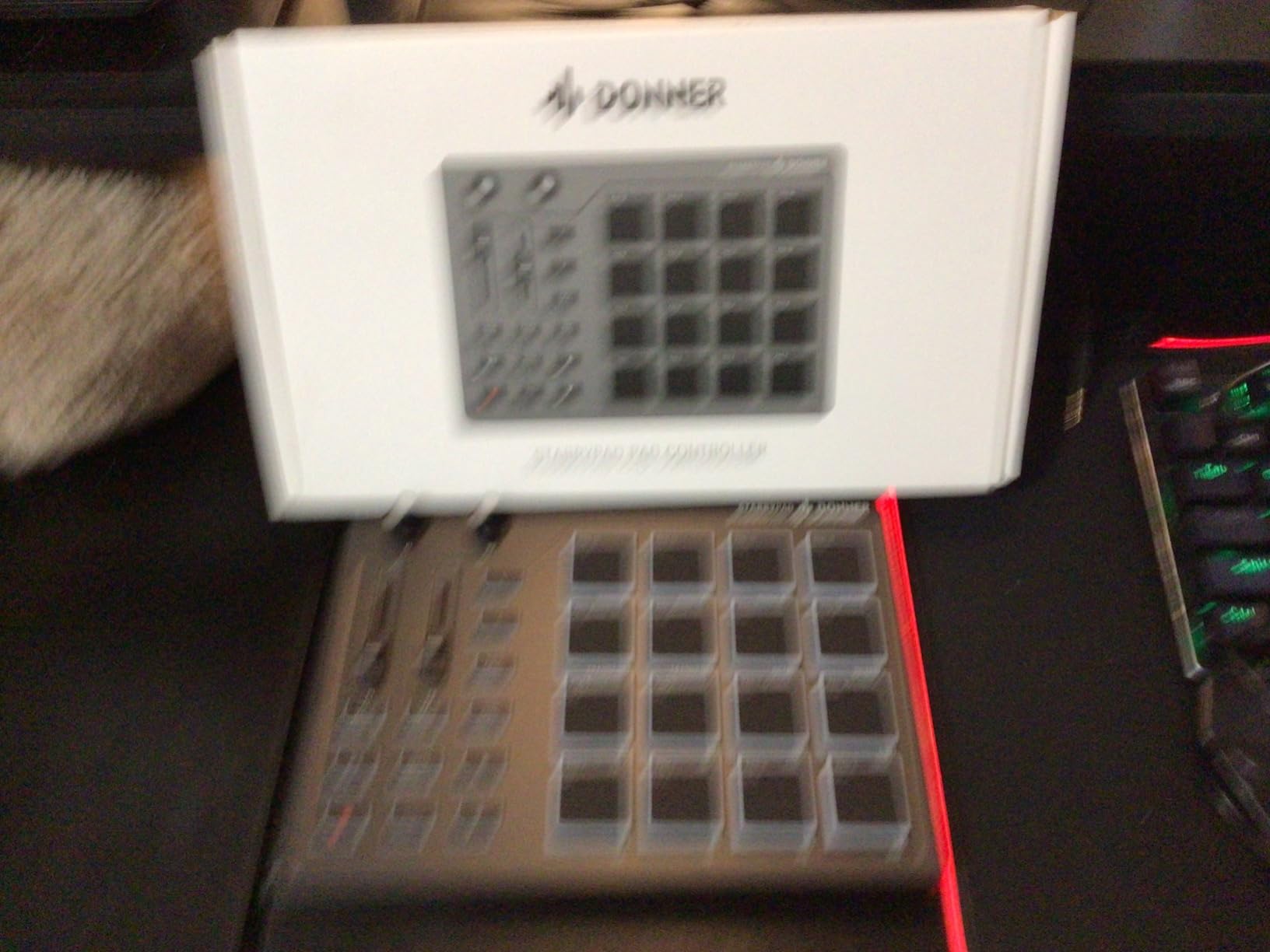 Donner MIDI Pad Beat Maker Machine Professional, Drum Machine with 16 Beat Pads, STARRYPAD customer photo 2