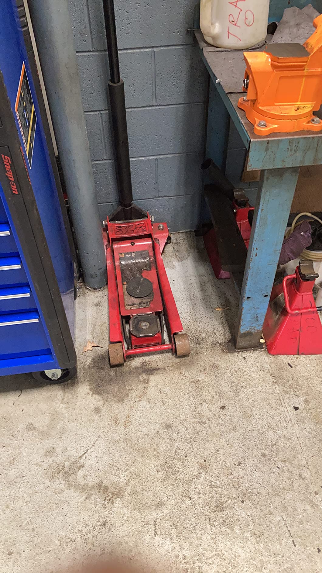 BIG RED Steel Rotating Engine Motor Stand, 3/4 Ton (1,500 lbs) Capacity with Foldable Frame, 5 Casters, 4 Adjustable Arms, 360 Degree Rotating Head, for Vehicle Maintenance, Auto Repair, Red, AT37912-1 customer photo 2