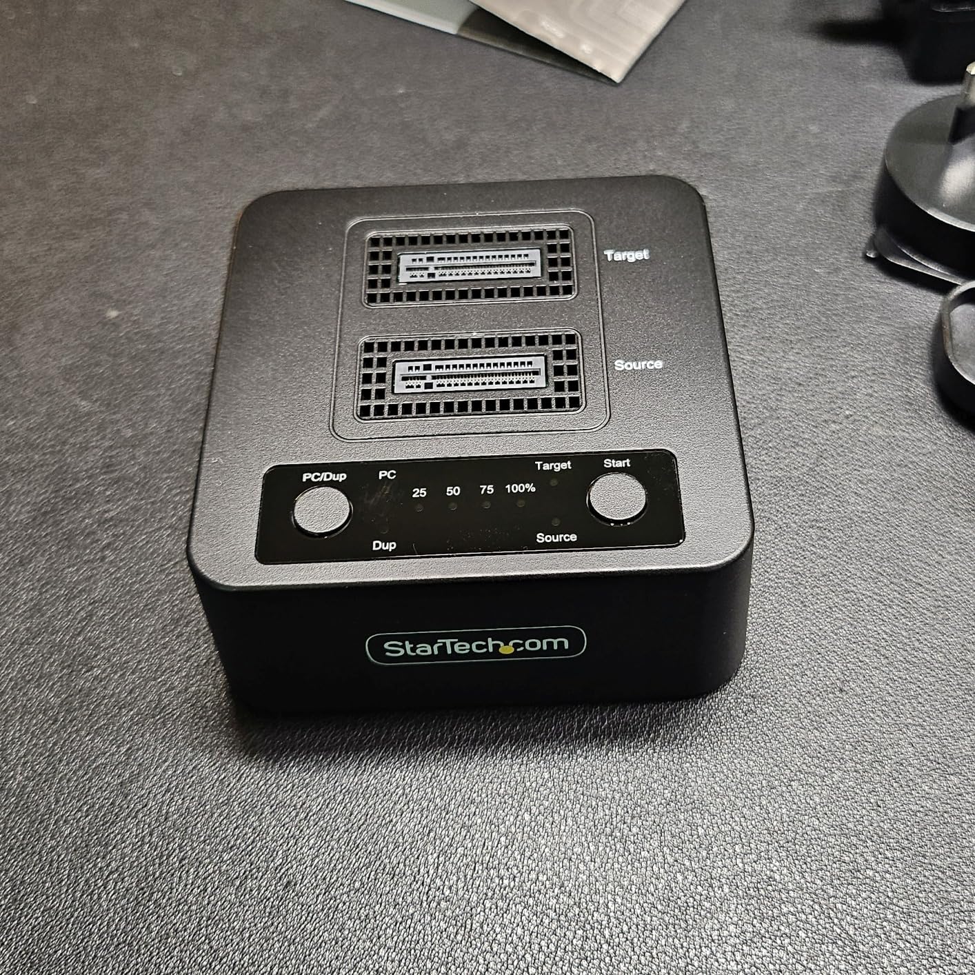StarTech 1:1m.2 NVMe SSD Duplicator/Cloner Dock, 90GBpm, USB-C 3.2 20Gbps | Standalone copier, Hostless, Dual-bay, Sector-by-sector, M-Key PCIe, Fits heat sinks, 4Kn, SMART LEDs, Passive cooling customer photo 2
