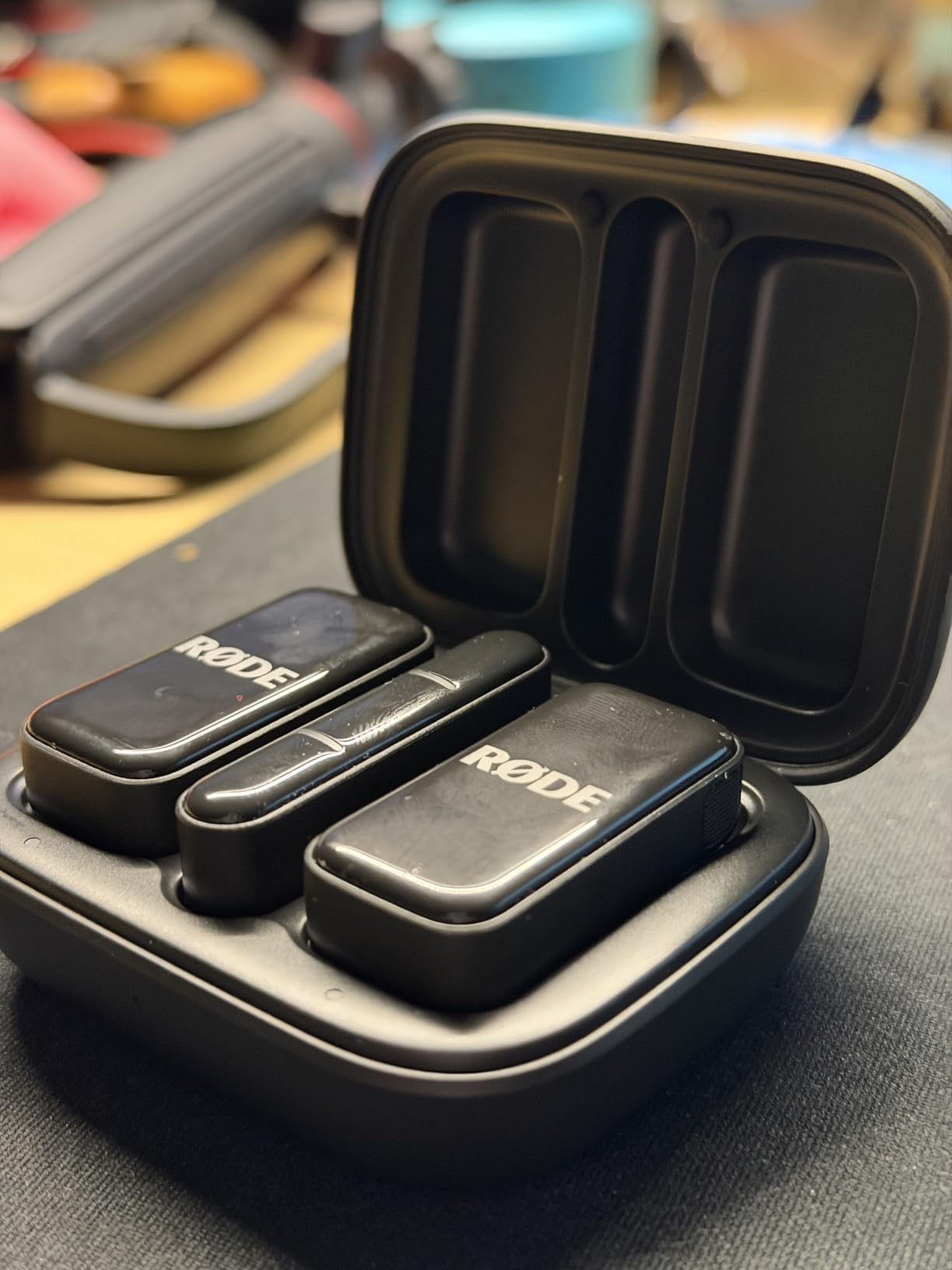 RØDE Wireless Micro - Compact Wireless Microphone, Two Mics with Charge Case for Smartphone Content Creation - USB-C, Black customer photo 1