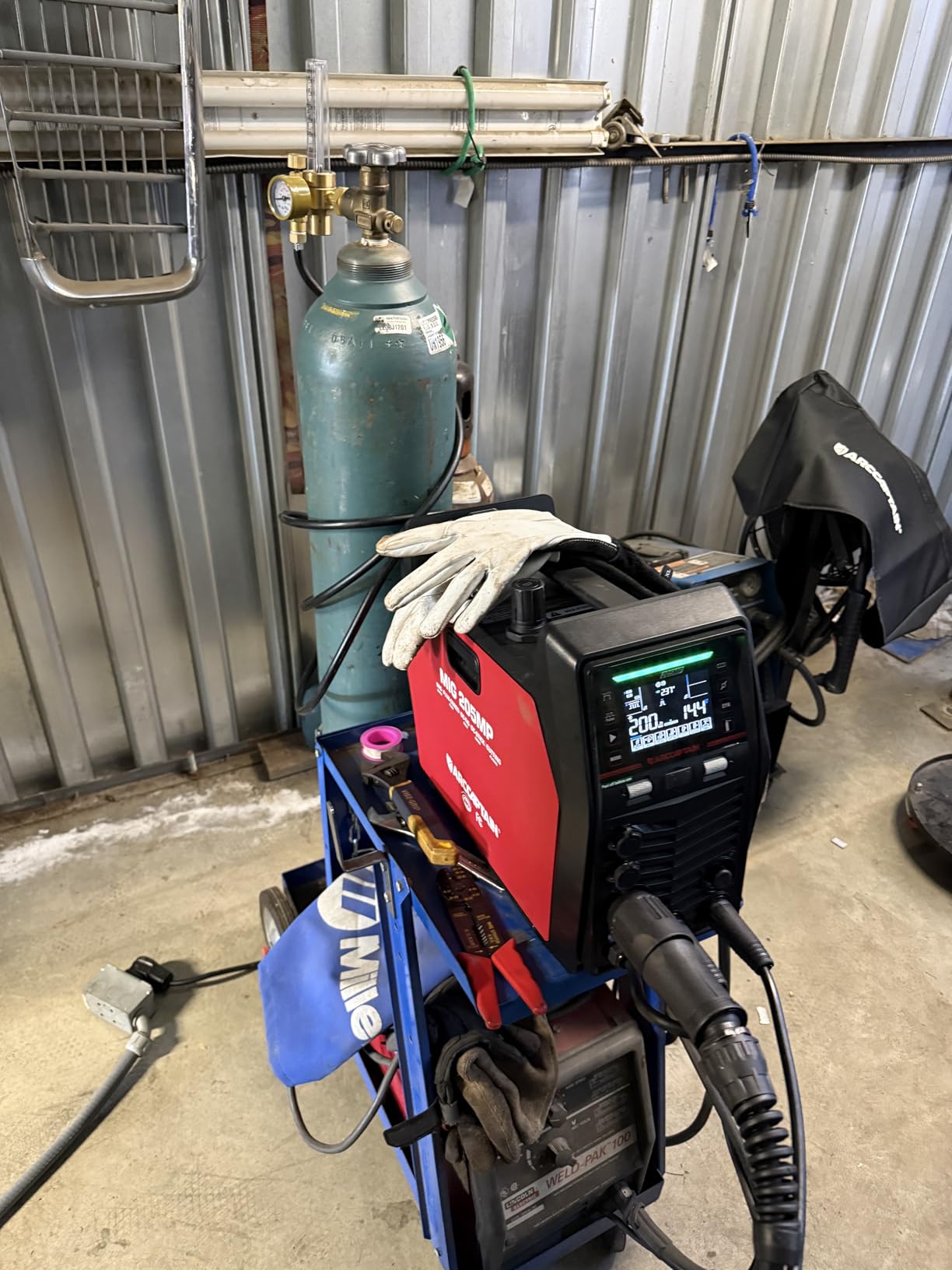 ARCCAPTAIN MIG205MP MIG Welder 9 IN 1 iControl APP Control Plasma Cutter/Pulsed MIG/Flux Core/Spool Gun/DC HF/Lift TIG/Clean/Stick Aluminum Welding Machine 120/240V Dual Voltage Multiprocess Welder customer photo 1