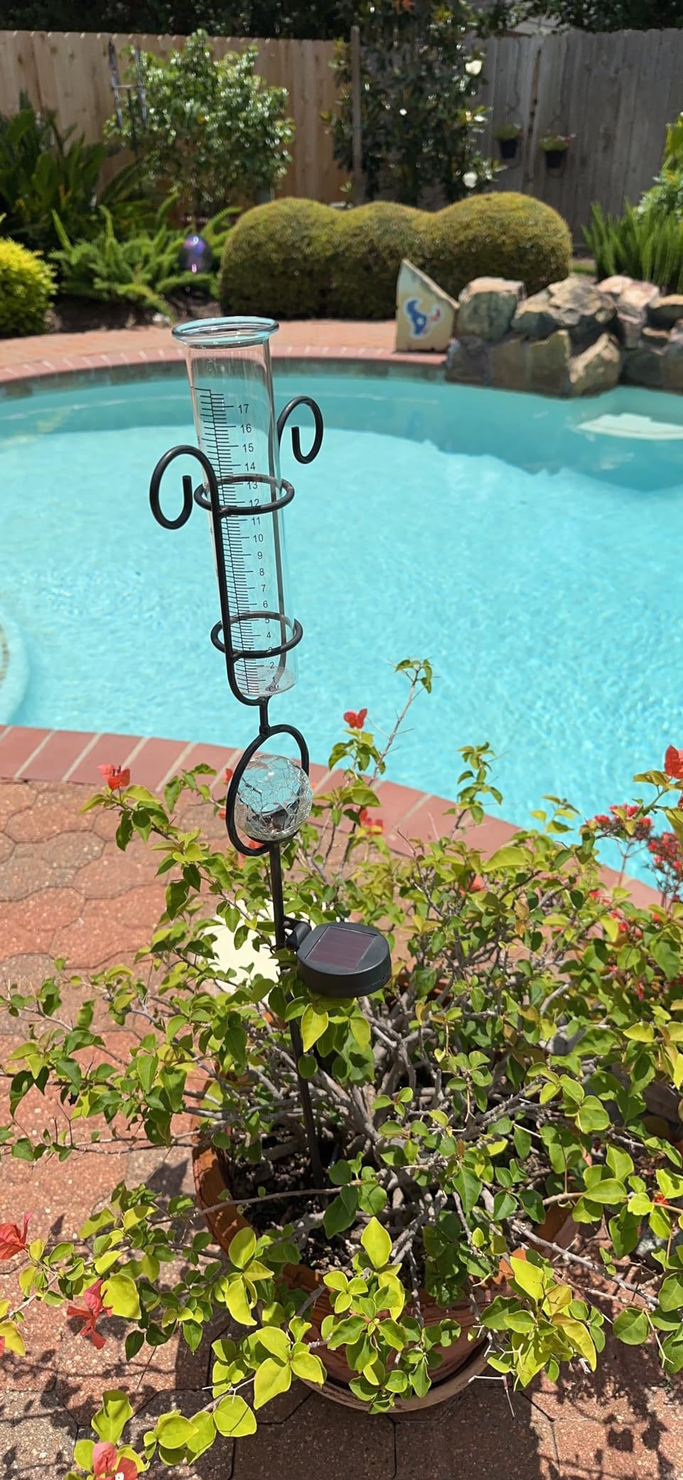 BIUWING Wireless Rain Gauge Outdoor, Self-Emptying Digital Rain Gauge with Thermometer, Freeze Proof Remote Rain Meter for Garden customer photo 2