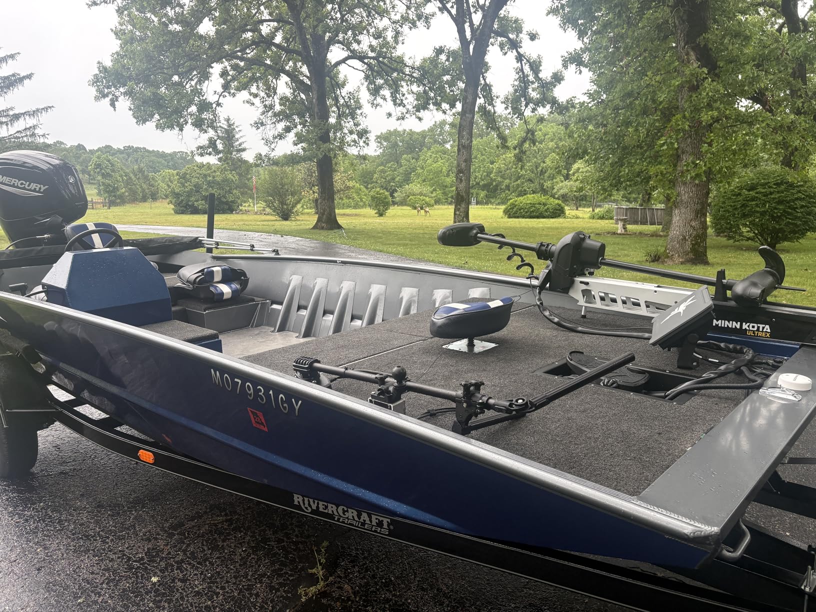 Humminbird XPLORE Series GPS Fish Finder MEGA Side Imaging+ & HD Touchscreen Display customer photo 1