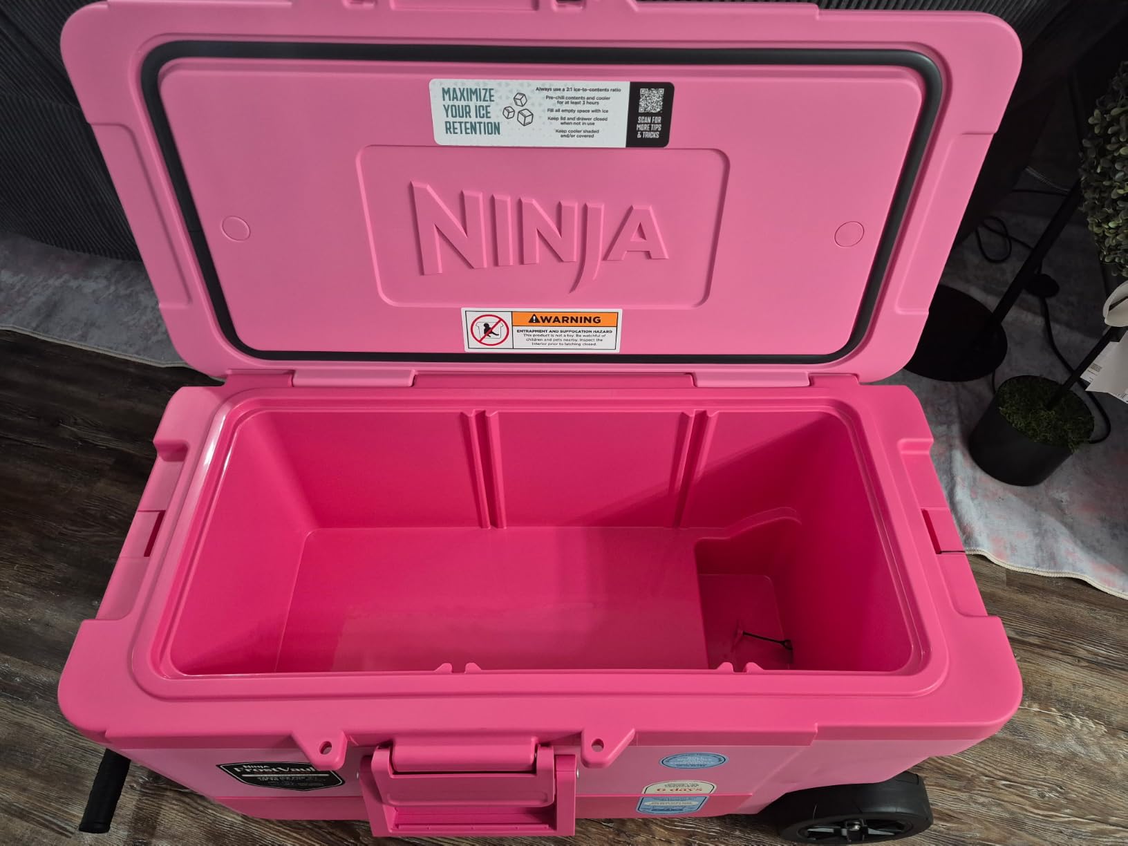 Ninja | FrostVault 65QT | Insulated with Temp Dry Storage Drawer | Keeps Ice Cold for Days | for the Beach, Camping, Picnics & More | Lakeshore Blue | FB265BL customer photo 2