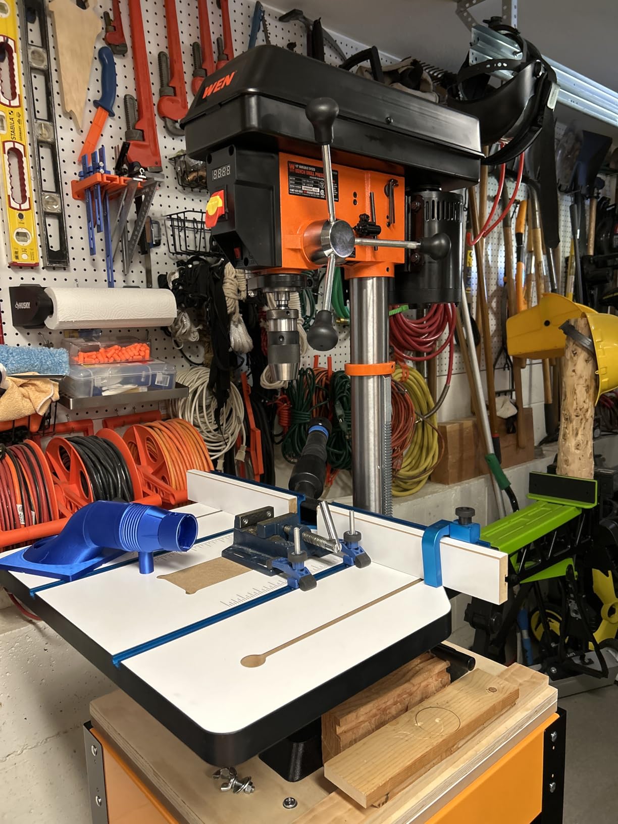WEN 12-Inch Benchtop Drill Press, 6.2-Amp Variable Speed Motor with Cast Iron Construction, Laser and LED Work Light (DP1263V) customer photo 1
