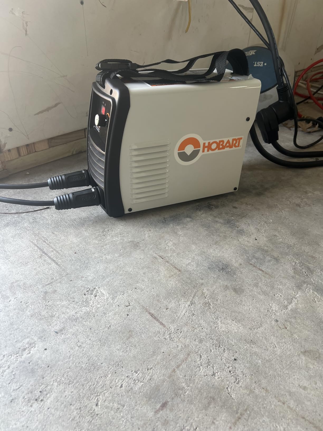 Hobart Stickmate 160 Portable Stick Welder Package 120/240V - Lightweight Welding Machine - DC Stick Welders with Digital Display - Dual Power Arc Welder Machine (500585) customer photo 1