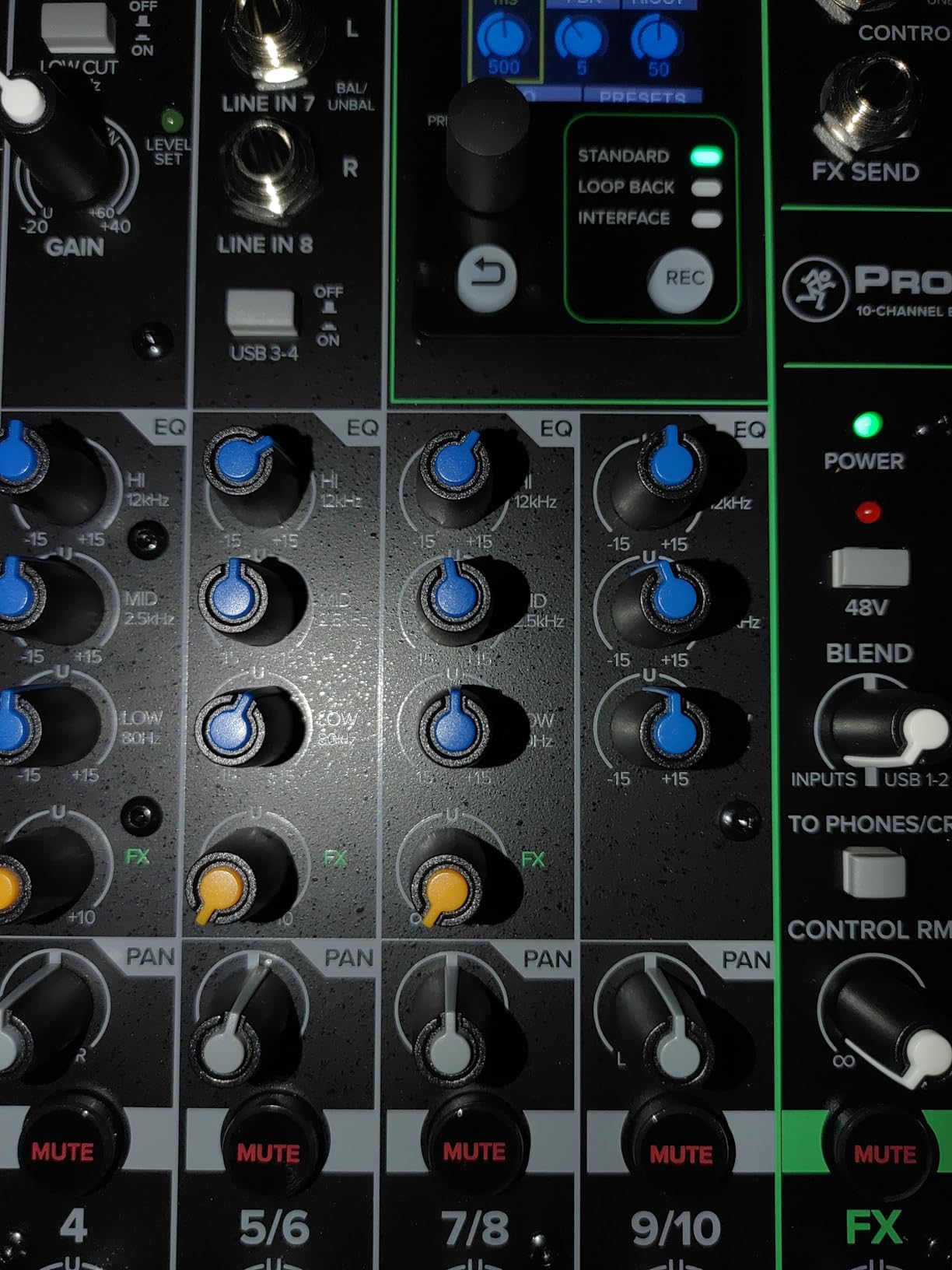 Mackie ProFX10 GO Battery-Powered 10-Channel Analog Audio Mixer with Bluetooth, USB-C Recording, GigFX+ Effects, Onyx Preamps, Up to 8 Hours Battery Life customer photo 1