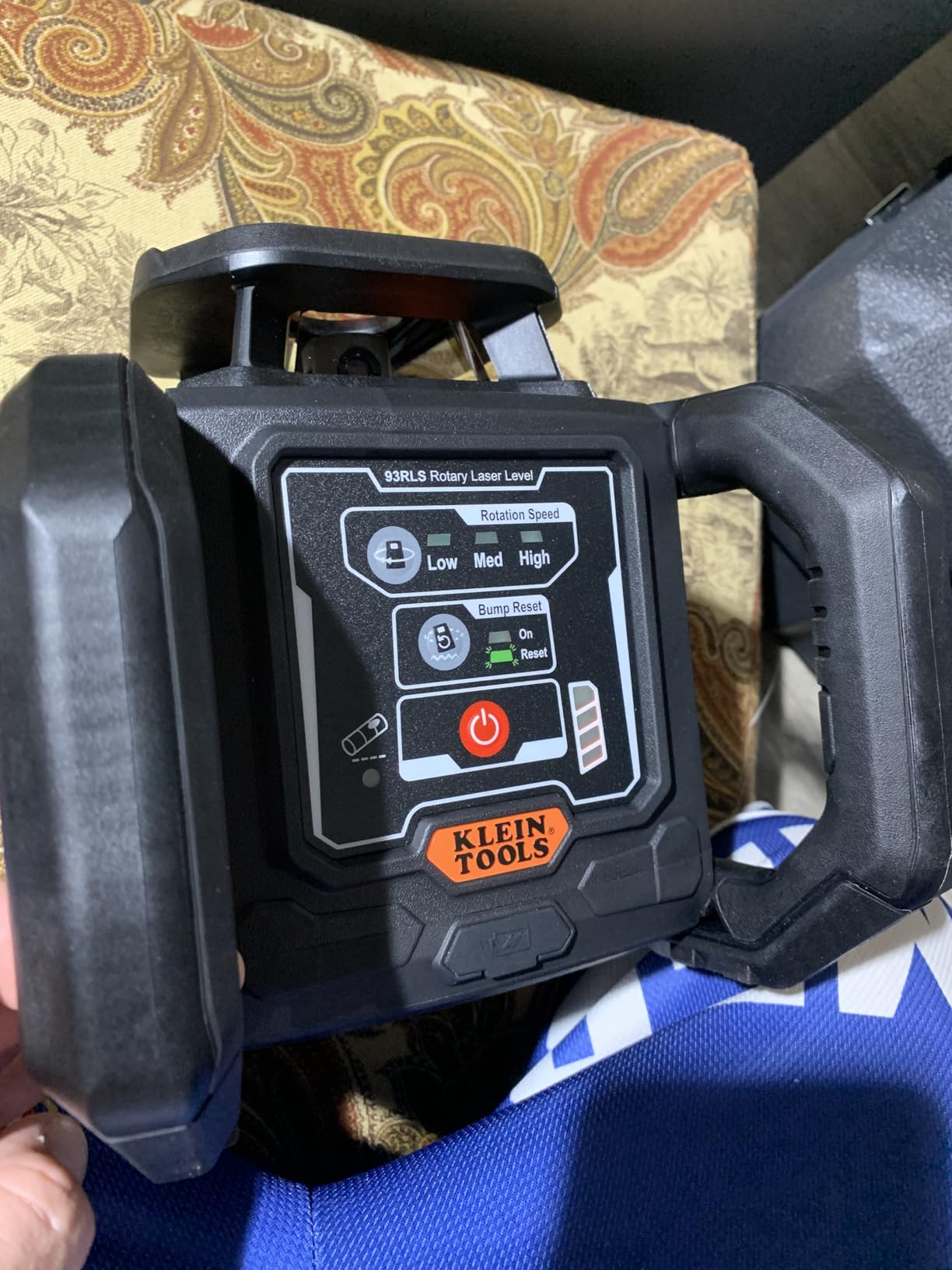Klein Tools 93RLS Green Self-Leveling Rotary Laser Level Kit, Horizontal/Vertical with Plumb Spot, 1150-Foot Range, Rechargeable, Tripod, Detector, 9-Foot Grade Rod, Carrying Case, ≤ 5mW Class 3R customer photo 2