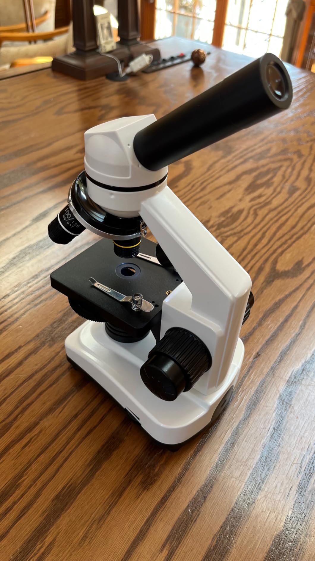 Microscope for Adults & Kids, 40X-2500X High-Power Compound Microscope for Students, School Lab & Home Schooling, with Slides Set & Phone Holder (White) customer photo 2