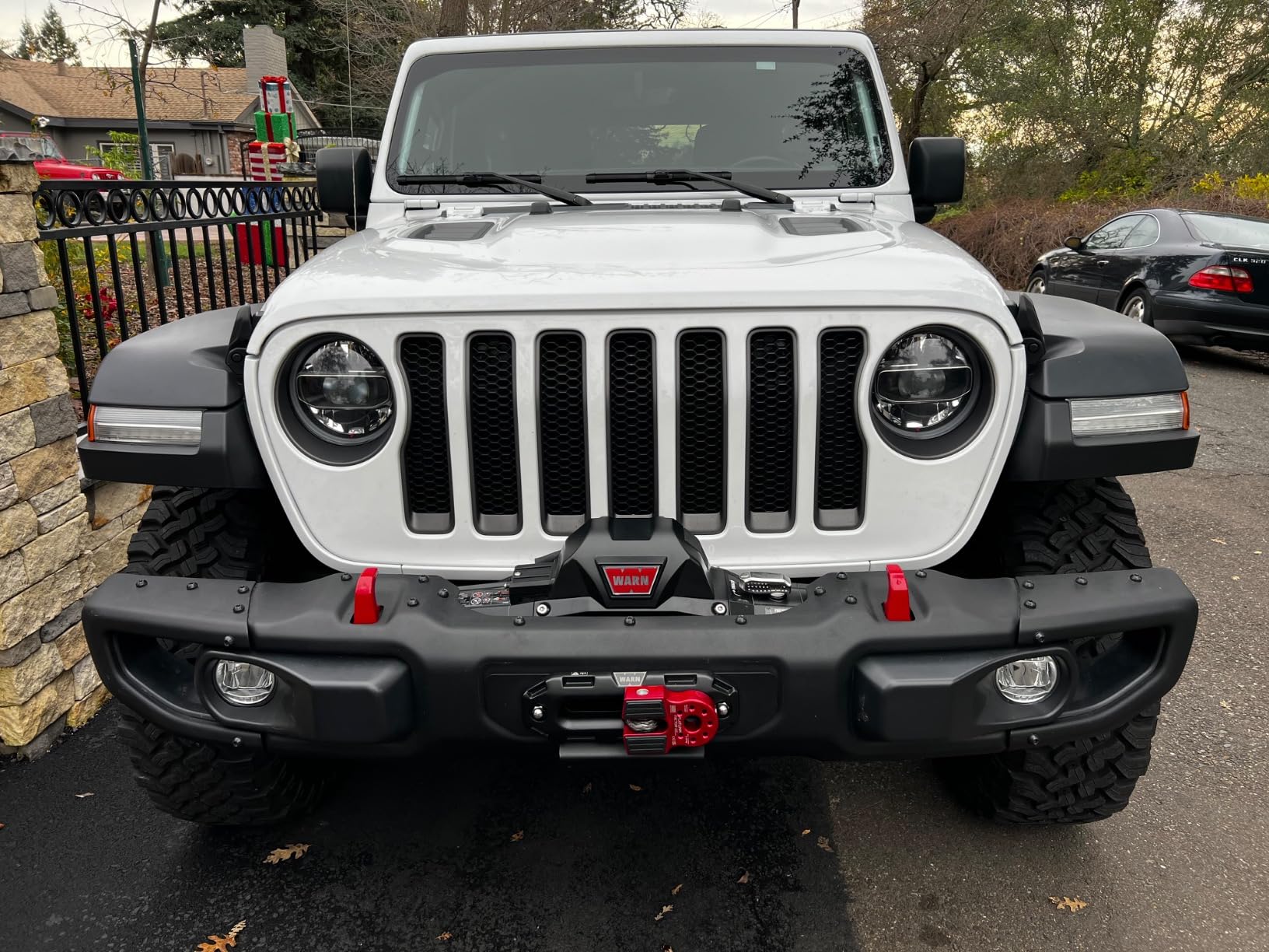 Warn Zeon 12-S Platinum 12V Electrical Utility Winch with Epic Hyperlink | 80 ft of 3/8 in Spydura Synthetic Rope & 12,000 lbs Pulling Capacity, Wireless Remote and EPIC Hyperlink customer photo 2