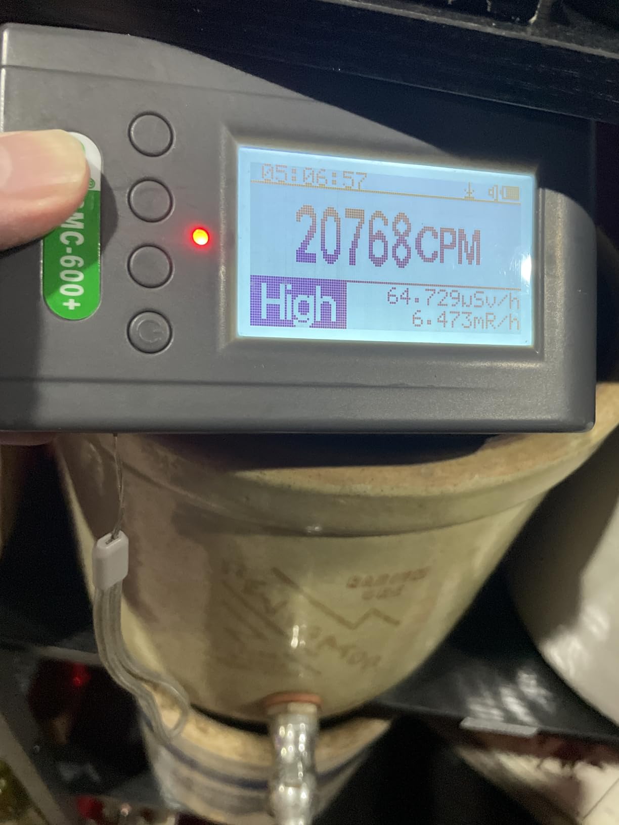 GQ 600 PRO Geiger Counter Nuclear Radiation Detector - Dosimeter for Alpha, Beta, Gamma, X-Ray - Portable Radiation Monitor with Real-Time Data, Global Data Sharing, LCD Display & USB customer photo 1