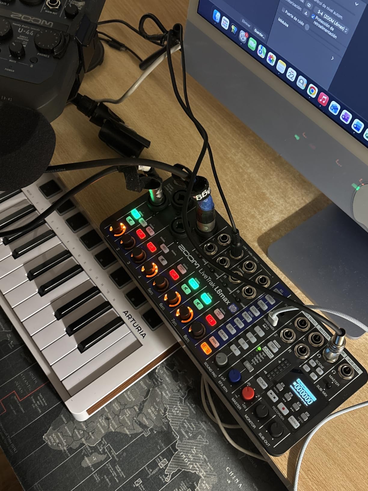 Zoom LiveTrak L6max Mixer/Recorder for Musicians & Podcasters | Clip-Free Audio with 32-Bit Float, 12-Channel, Battery Powered customer photo 1