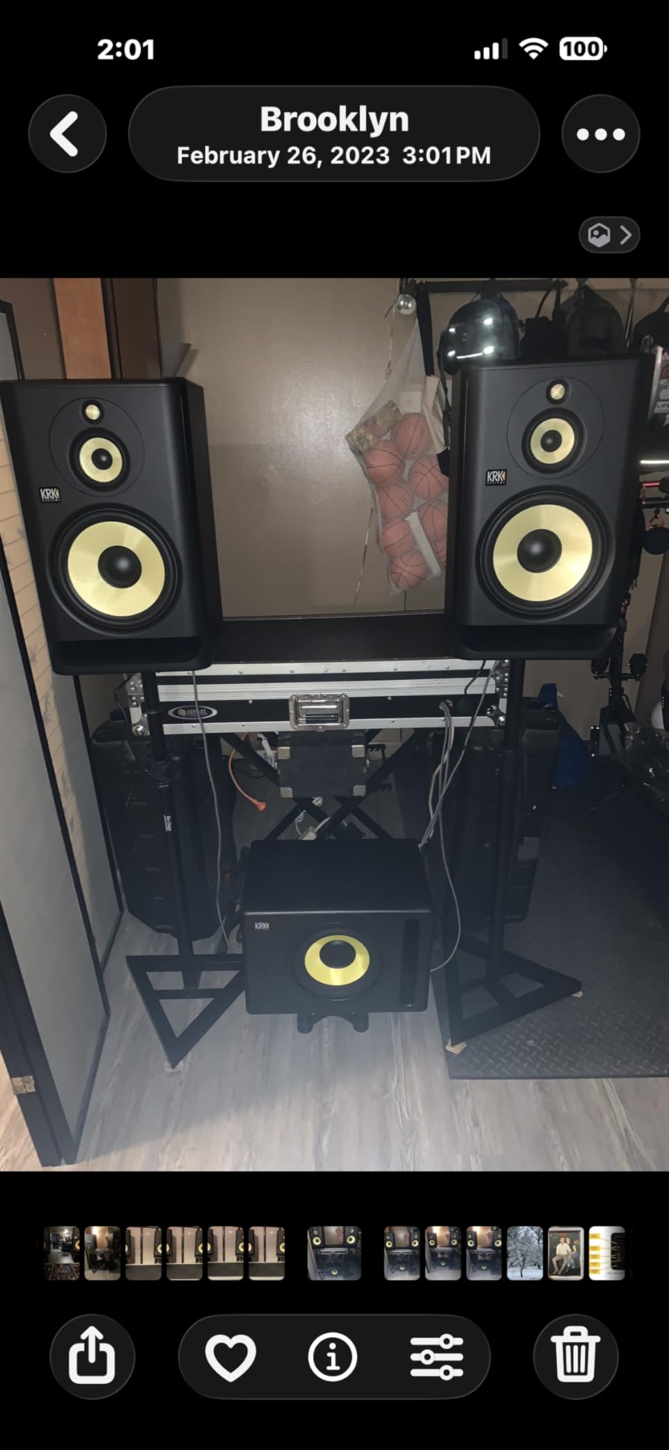 Vondynote Pair Studio Monitor Stands 32.6-50.9 Base Floor Speaker Stands - Adjustable Height, Heavy Duty, Three Point Triangle Base customer photo 1